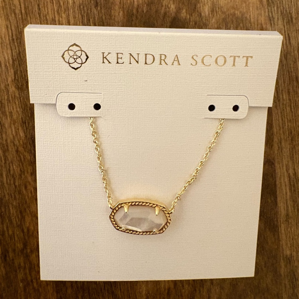 Kendra Scott Elisa Gold Pendant Necklace in Ivory Mother-of-Pearl